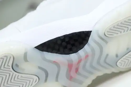 Air Jordan 11 Xi Retro Platinum Tint 