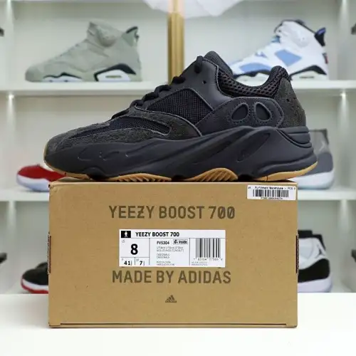 Yeezy Boost 700 