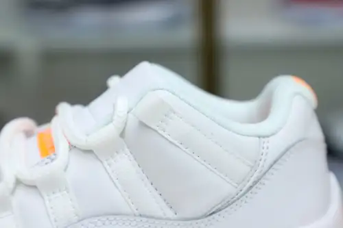 Wmns Air Jordan 11 Retro Low 
