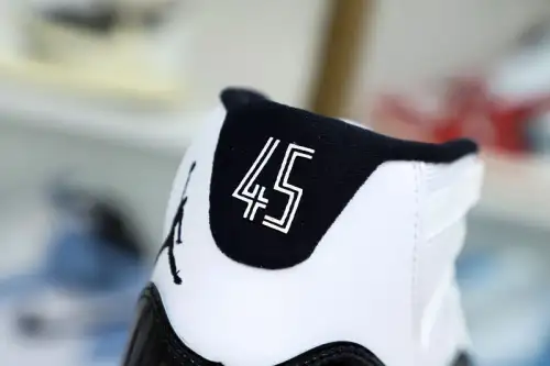 Air Jordan 11 Retro 