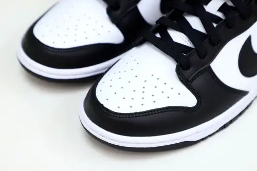 Dunk Low Panda 