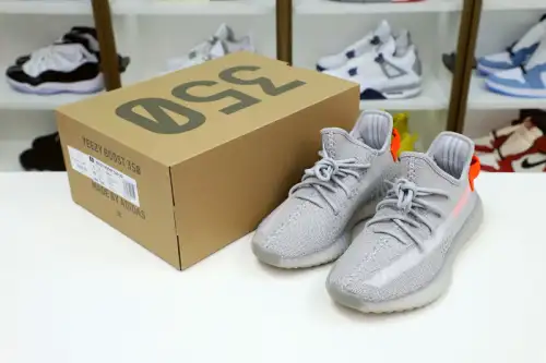 Yeezy Boost 350 V2 “Tail D108371