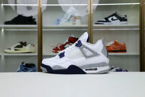 Air Jordan 4 Retro 