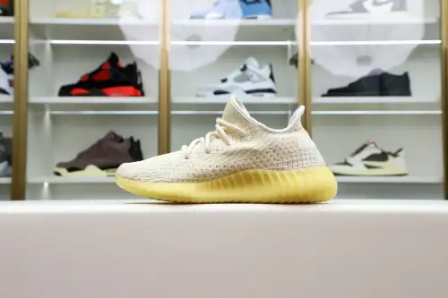 Yeezy Boost 350 V2 