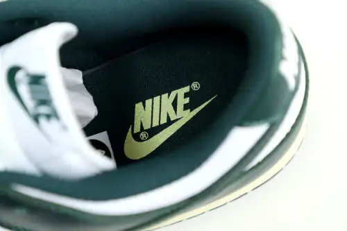 Nike Wmns Dunk Low 