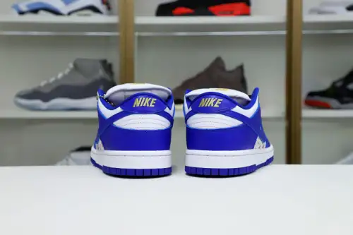 Supreme X Nike Sb Dunk Low 