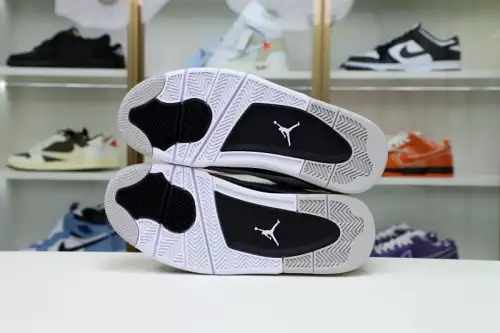 Air Jordan 4 Military Black 