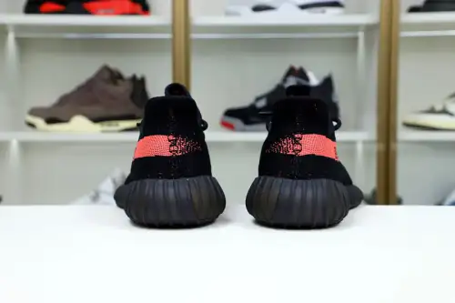 Yeezy Boost 350 V2 