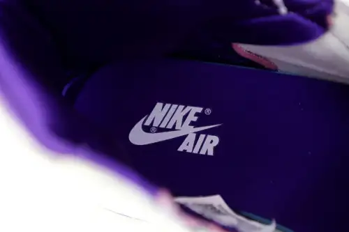Air Jordan 1 High Og Court Purple 