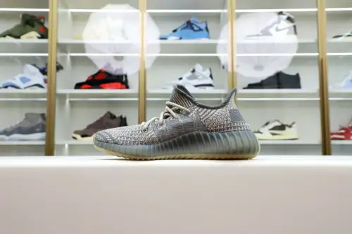 Yeezy Boost 350 V2 