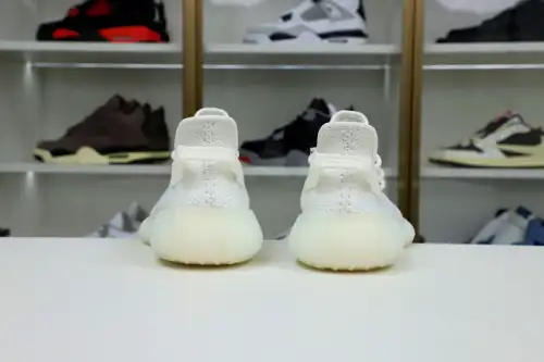 Yeezy Boost 350 V2 