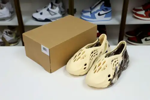 Yeezy Foam Runner 