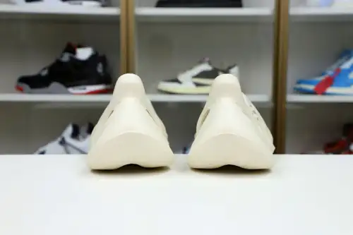 Yeezy Foam Runner 