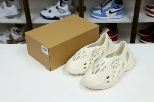 Yeezy Foam Runner 