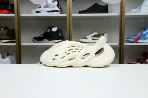 Yeezy Foam Runner 