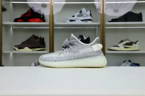 Yeezy Boost 350 V2 