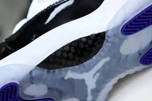 Air Jordan 11 Retro Low Concord 