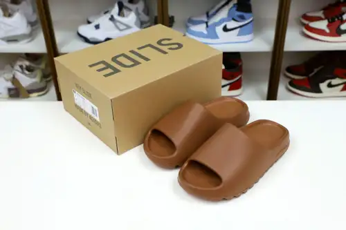Yeezy Slide 