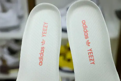 Yeezy Boost 350 V2 