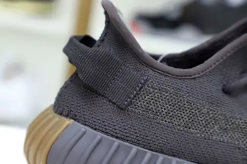 Yeezy Boost 350 V2 
