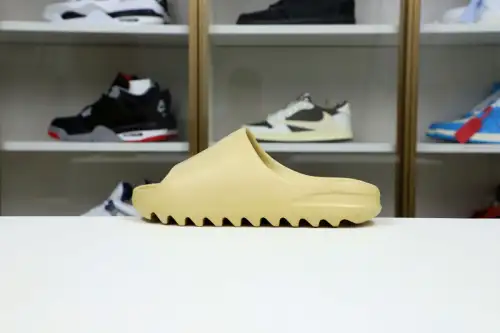 Yeezy Slide 
