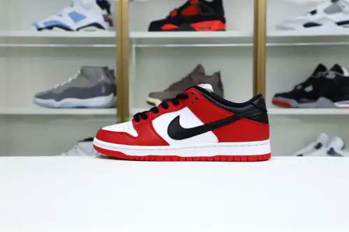 Nike Sb Dunk Low “Chicago” 