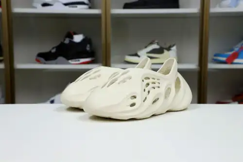 Yeezy Foam Runner 