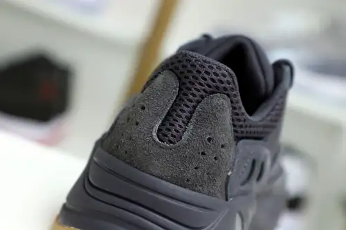Yeezy Boost 700 
