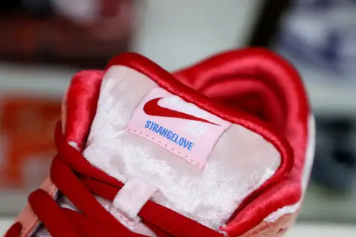 Strangelove X Dunk Low Sb 