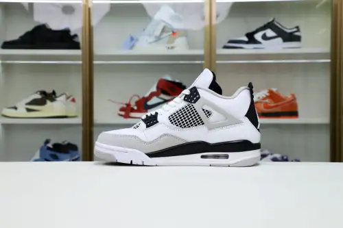Air Jordan 4 Military Black 