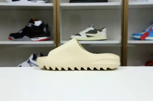 Yeezy Slide 