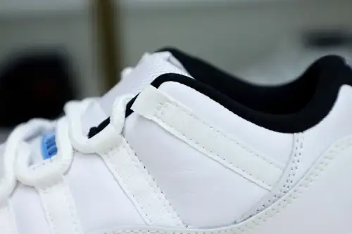 Air Jordan 11 Retro Low Legend Blue 