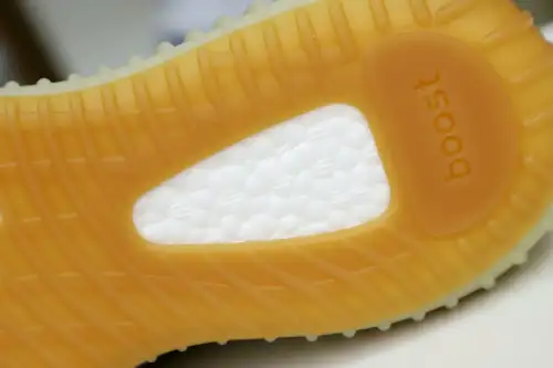 Yeezy Boost 350 V2 
