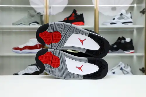 Air Jordan 4 