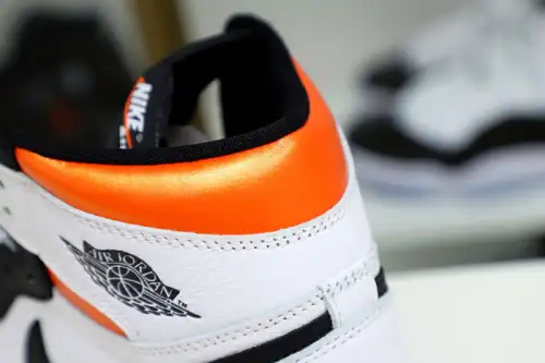 Air Jordan 1 Retro High Og Electro Orange