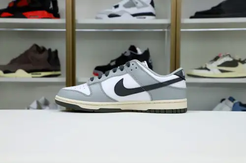 Nike Dunk Low Light Smoke Grey 