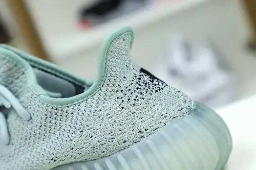 Yeezy Boost 350 V2 