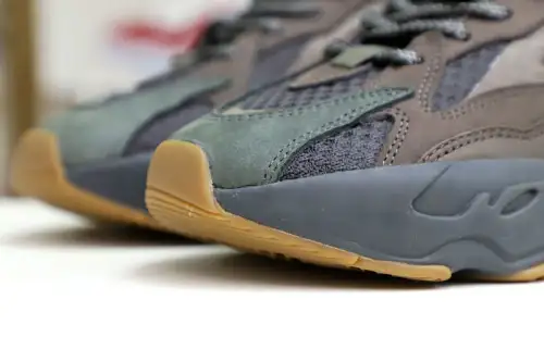 Yeezy Boost 700 V2 