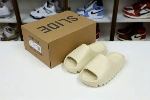Yeezy Slide 