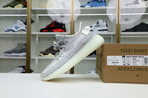 Yeezy Boost 350 V2 