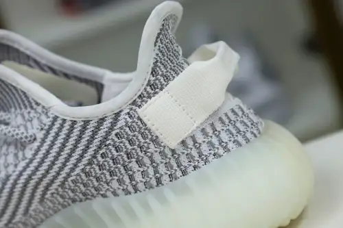 Yeezy Boost 350 V2 