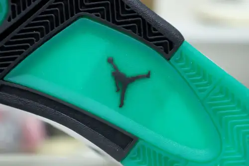 Wmns Air Jordan 4 Retro 