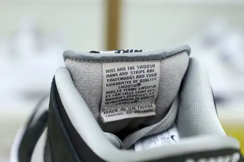 Dunk Sb 「 Shadow」 