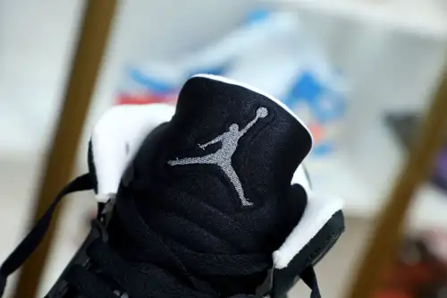 Air Jordan 5 Retro 
