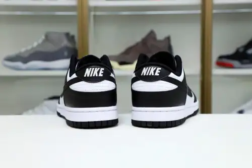 Dunk Low Panda 