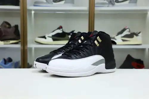 Air Jordan 12 Retro Playoffs 2022 