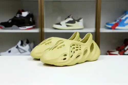 Yeezy Foam Runner 
