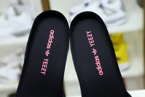 Yeezy Boost 350 V2 