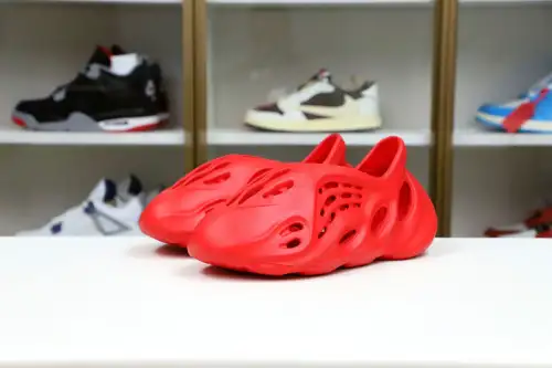 Yeezy Foam Runner 