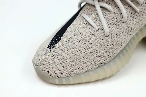 Yeezy Boost 350 V2 